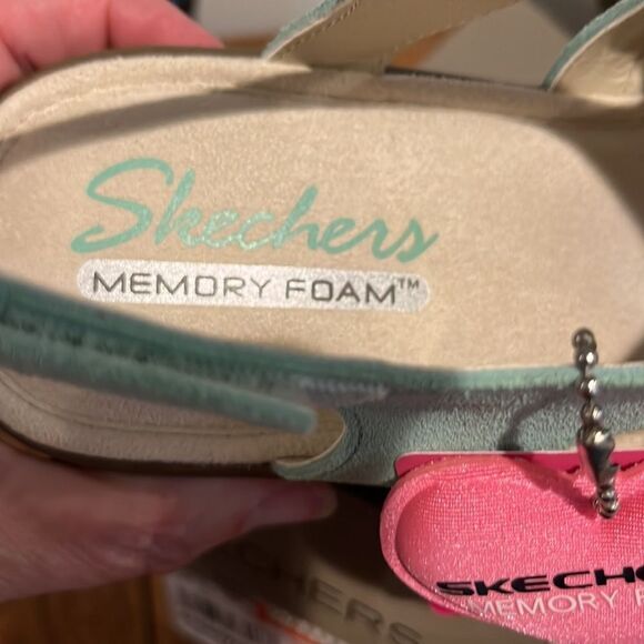 Skechers Women’s Stylin Mint Green Wedge Sandals size 8.5 Wide. - Picture 7 of 8